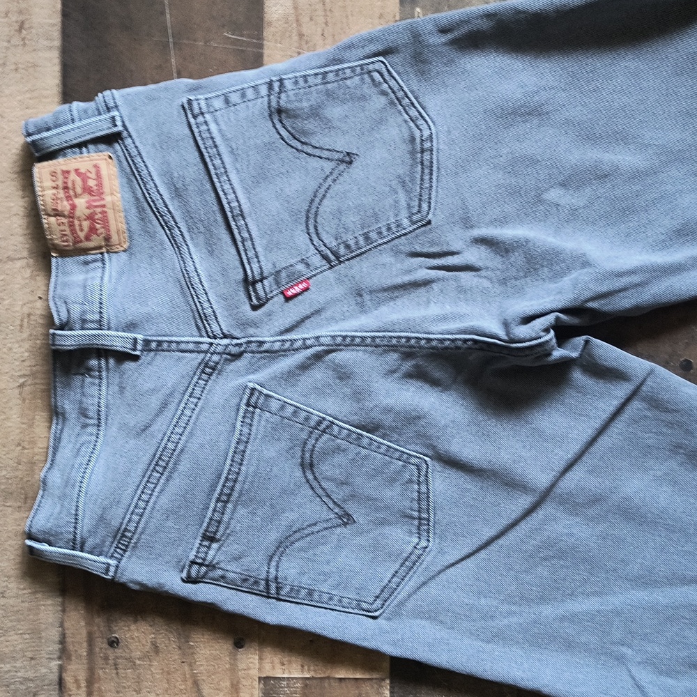 Levi's Gray Ribcage Straight Ankle Cropped Jeans Sz 27 Women - Picture 3 of 13